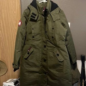 Canada Weather Gear heavy-duty parka
